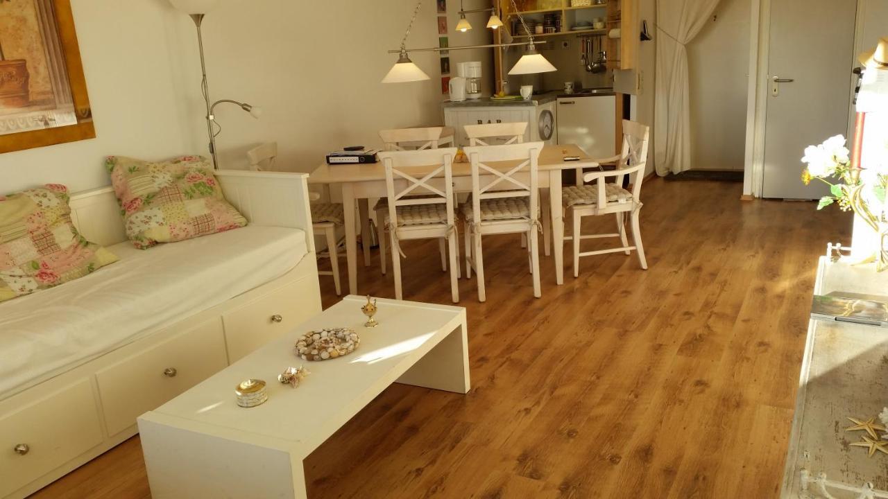 Zum Wohlfuehlen Ferienwohnung Fuer Max 5 Erwachsene Und 1 Kind, Schwimmbad Vor Der Tuer, Tiere Erlaubt Sierksdorf Exteriér fotografie